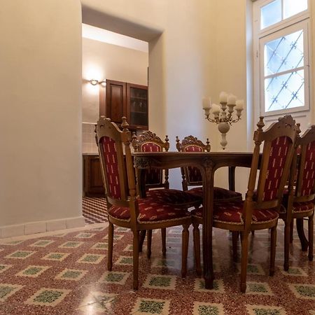 Villa Mc Queen Атина Екстериор снимка