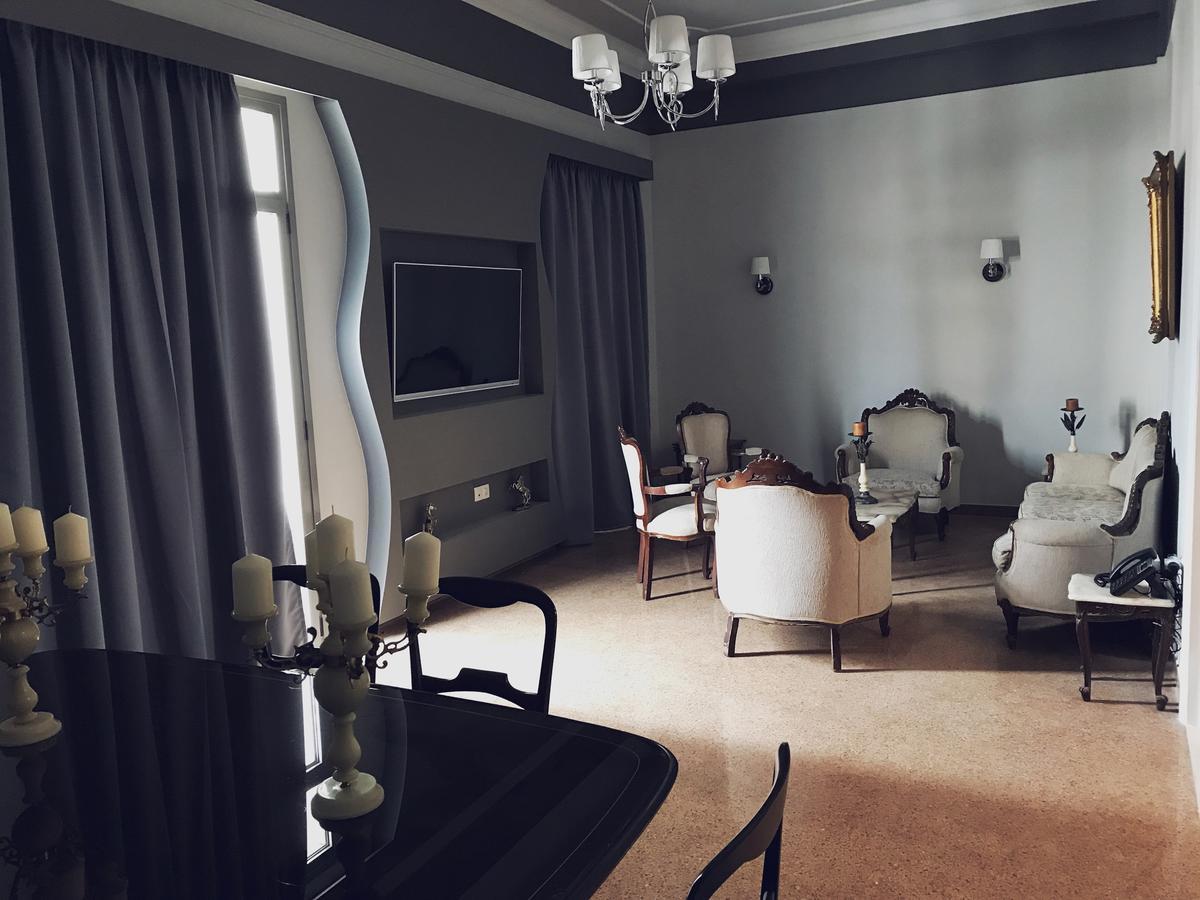 Villa Mc Queen Атина Екстериор снимка